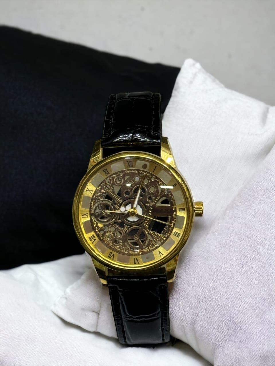 Men's quartz analogue watch
